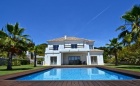 Anuncio 628063 - Villa en venta en Elviria Alta, Marbella, Málaga, España (XKAO-T4005)