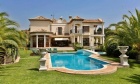Anuncio 633991 - Villa en venta en Marbella Hill Club, Marbella, Málaga, España (ZYFT-T4958)