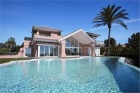 Anuncio 567187 - Villa en venta en Elviria, Marbella, Málaga, España (ZYFT-T5939)