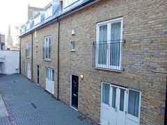 Property House for sale in London (PVEO-T279948)