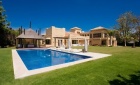 Anuncio 622290 - Villa en venta en Guadalmina Baja, Marbella, Málaga, España (ZYFT-T55)