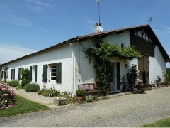Anuncio Dpt Gironde (33),  vendre BAZAS maison P6 de 149 m - Terrain de 2900 m - plain pied (KDJH-T130174)
