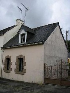 Property A Louer Gourin Morbihan (56) (FVFC-T543)