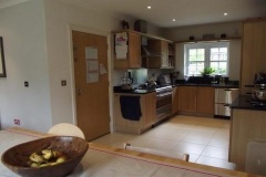 Property Property for rent in Leatherhead (PVEO-T559160)
